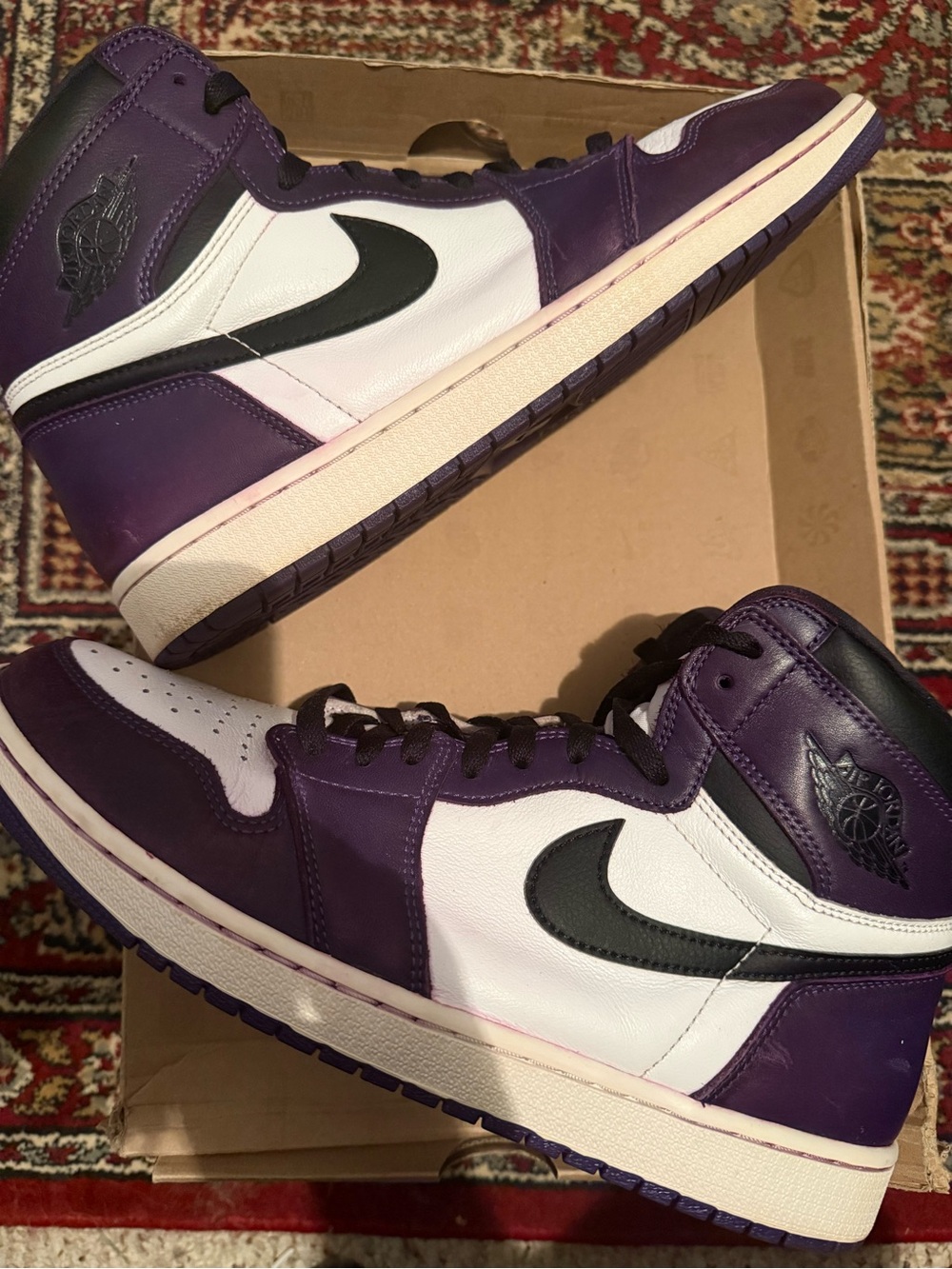 Jordan 1 Retro High Court Purple White / Black